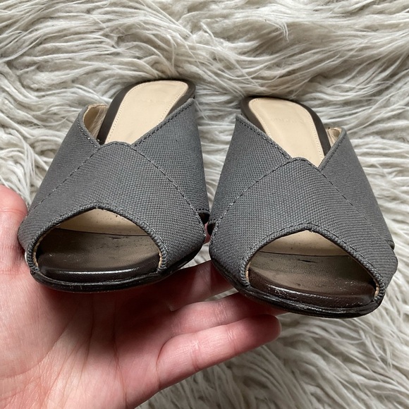 Theory V Mule Grey Cotton Canvas Leather Square Peep Toe Heeled Pump EUC Size 39 - Picture 7 of 12